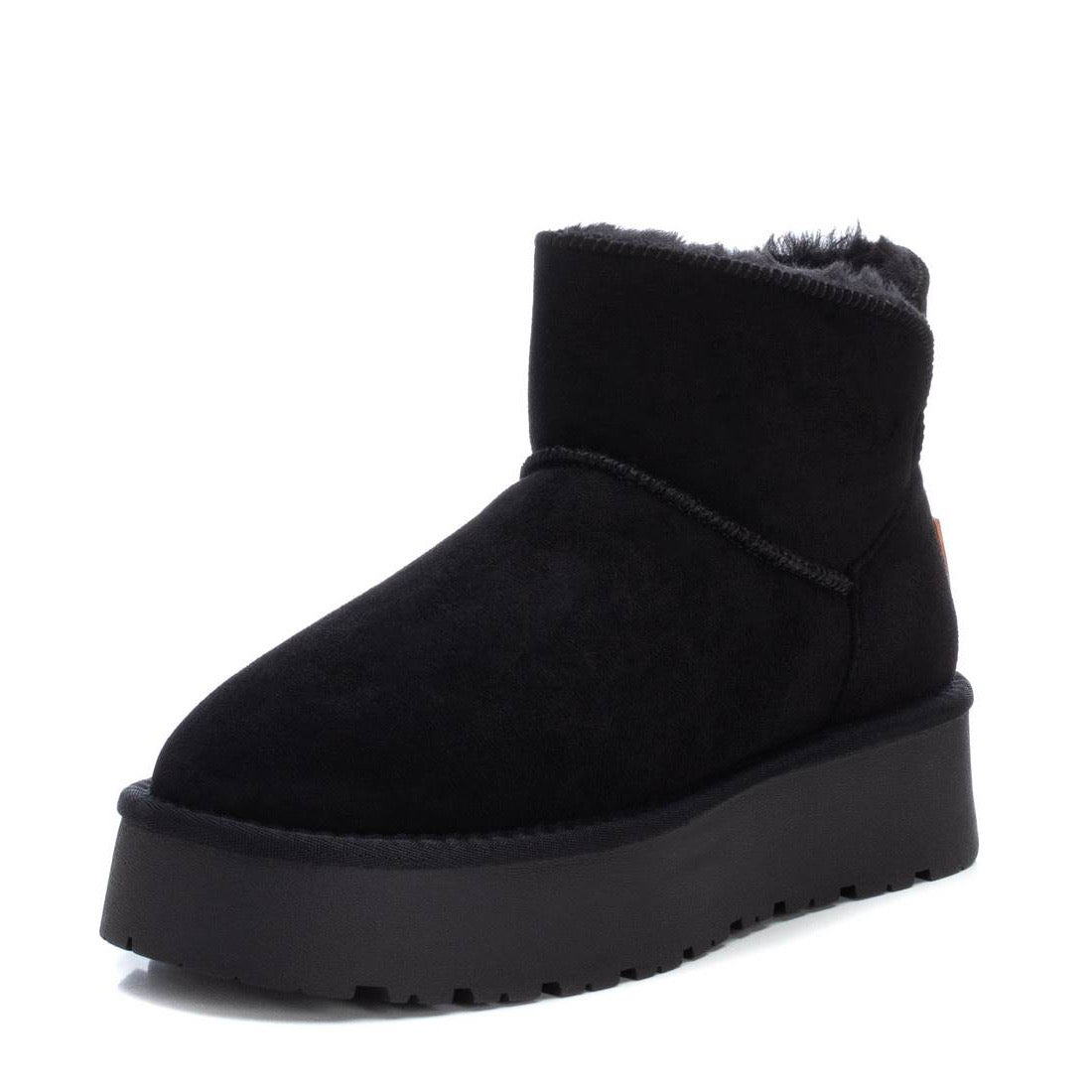 Gefütterter Winterbootie mit Plateausohle in Schwarz