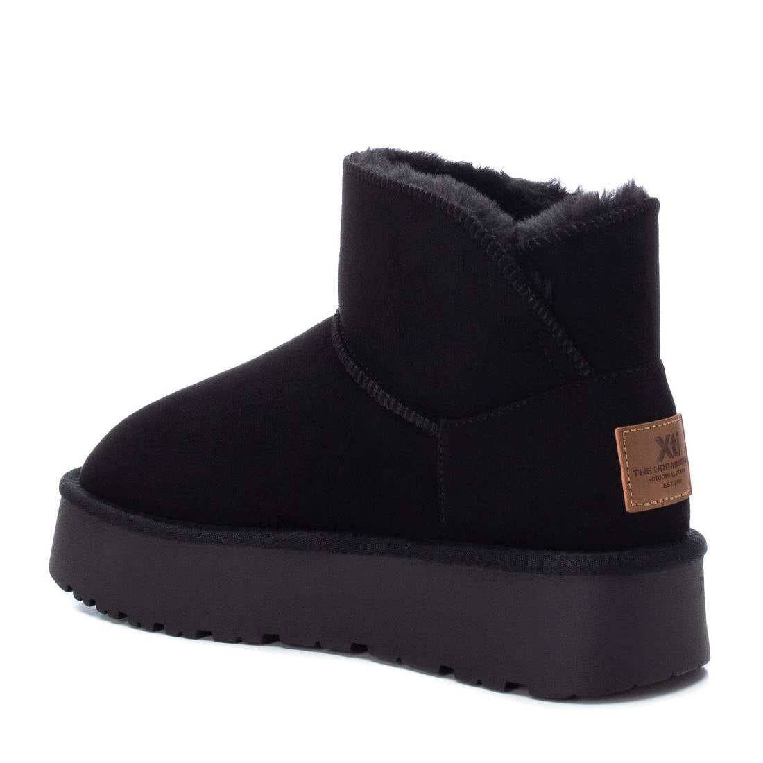 Gefütterter Winterbootie mit Plateausohle in Schwarz