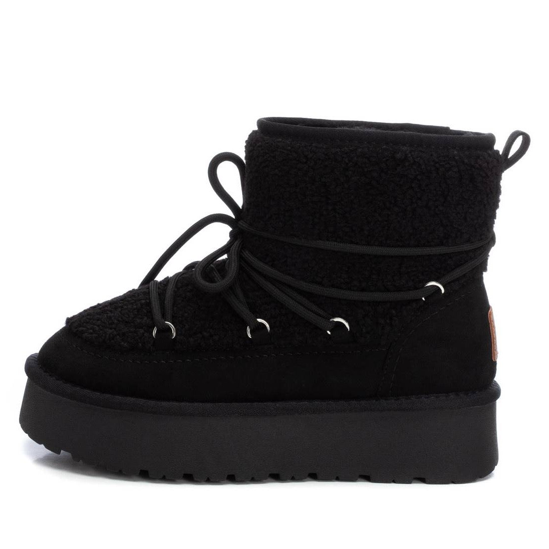 Gefütterter Bootie in Schwarz mit Teddyfell & Schnürung