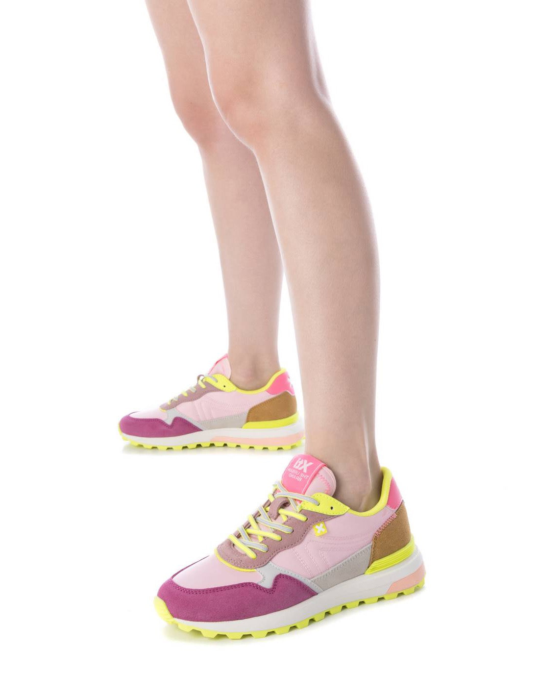 Farbenfroher Multicolor Sneaker mit Retro-Design und Leichtlaufsohle