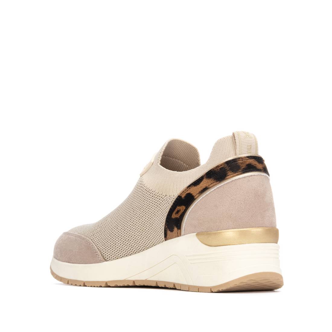 Slip-On Sneaker in Beige mit Keilsohle & Leo-Detail