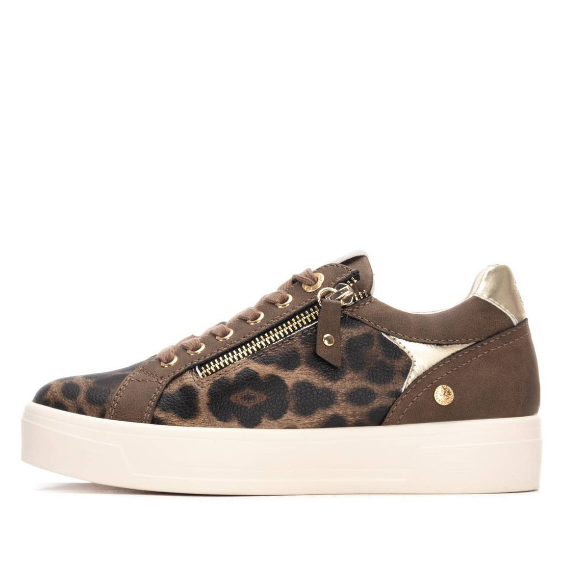 Sneaker mit Leo-Print und goldfarbenen Details in Taupe