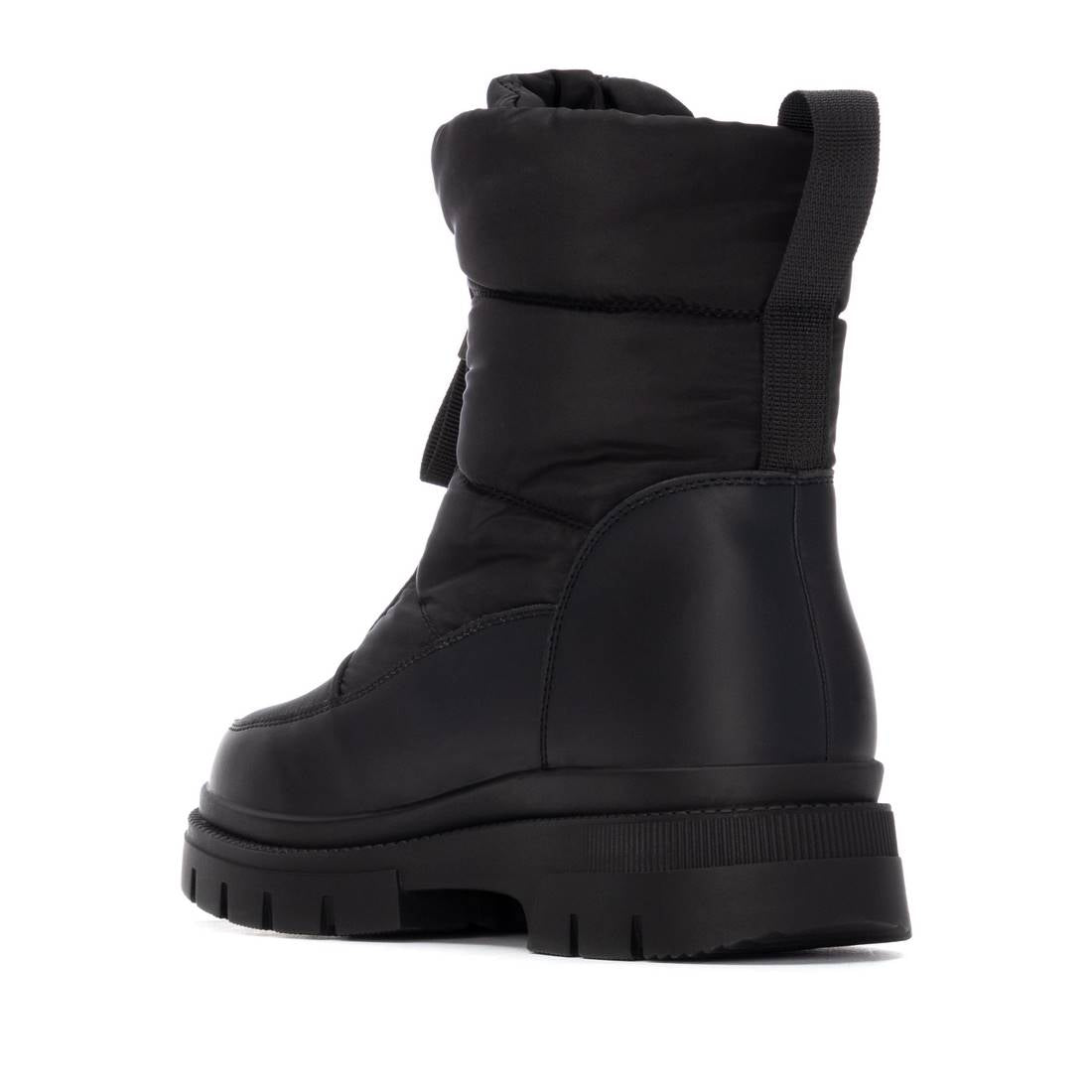 Wasserdichter Winterboot in schwarz mit Reißverschluss und warmem Fell Innenfutter