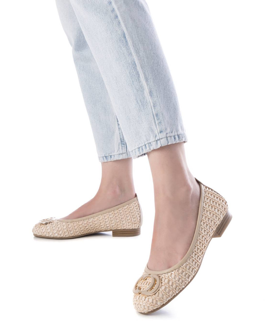 Geflochtener Leder-Ballerina mit Zierspange in Beige – Eleganz für jeden Tag