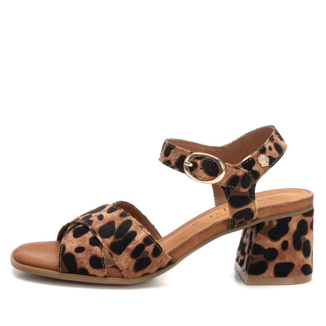 Leder-Sandalette mit Leo-Print und Blockabsatz für stilvolle Sommer-Looks