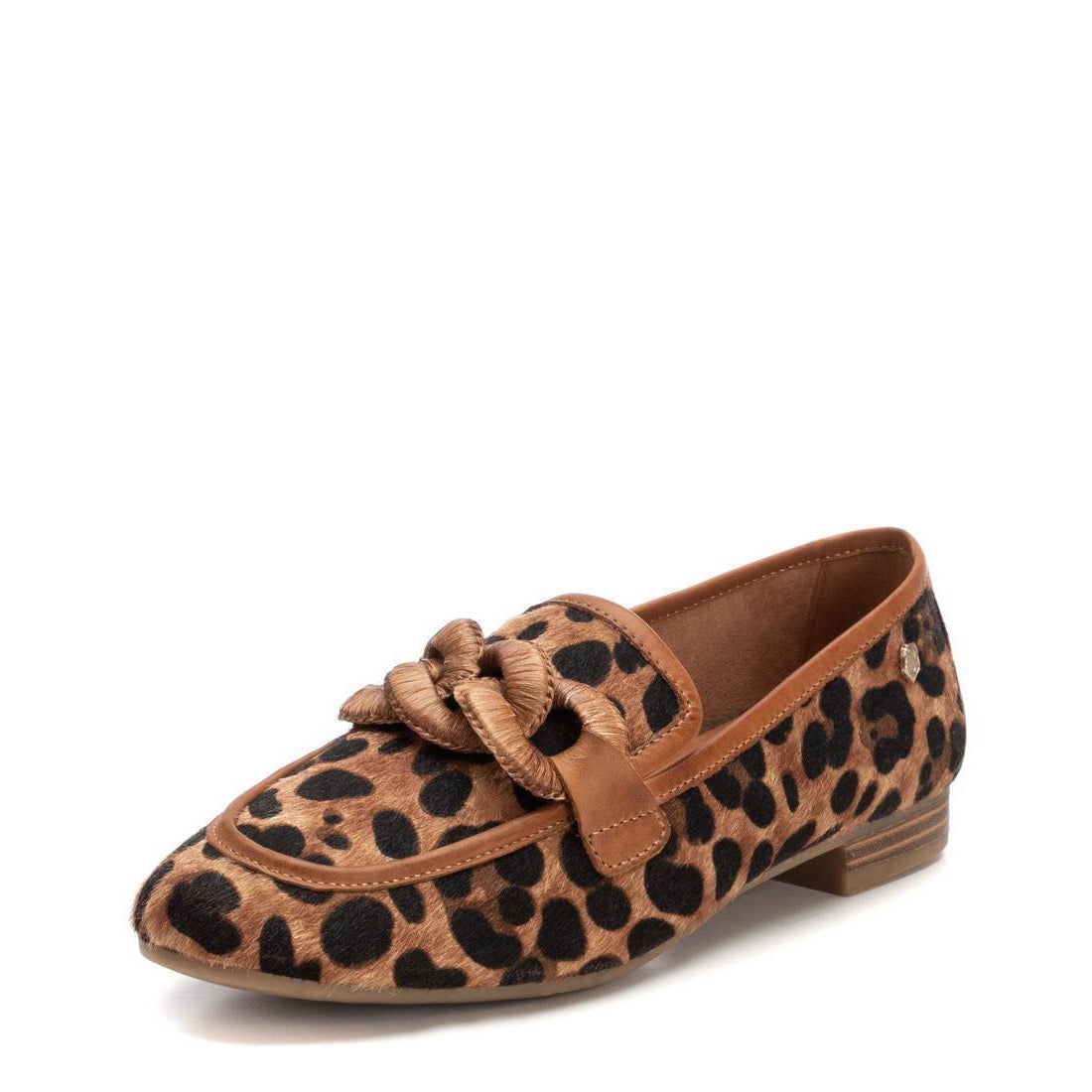 Loafer in wilder Leo-Optik mit Schleife und flachem Absatz