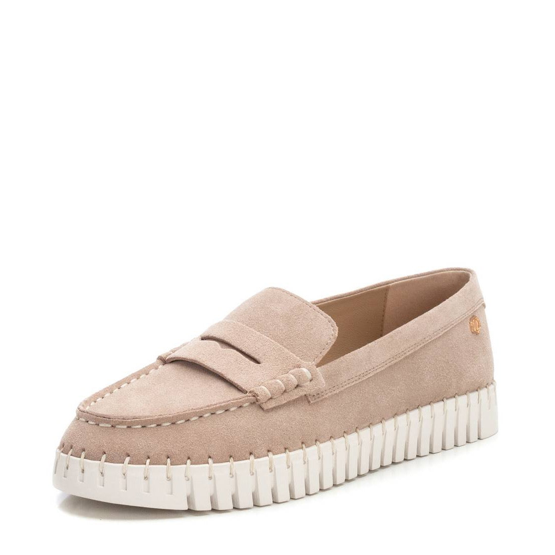 Beiger Loafer aus Wildleder mit flexibler Sohle und moderner Silhouette