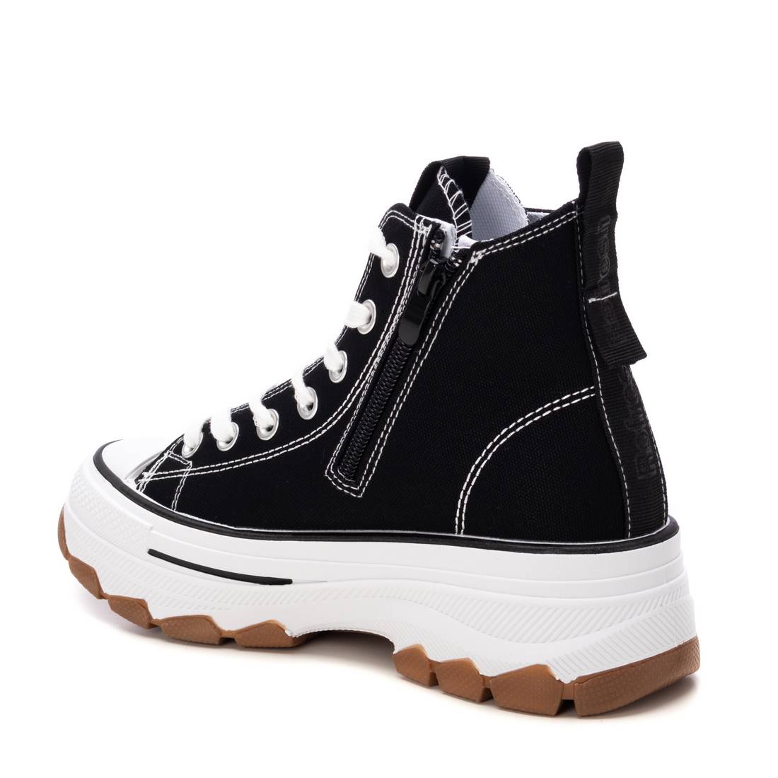 High-Top Sneaker mit Plateau-Sohle in Schwarz – stylisch, sportlich & modern