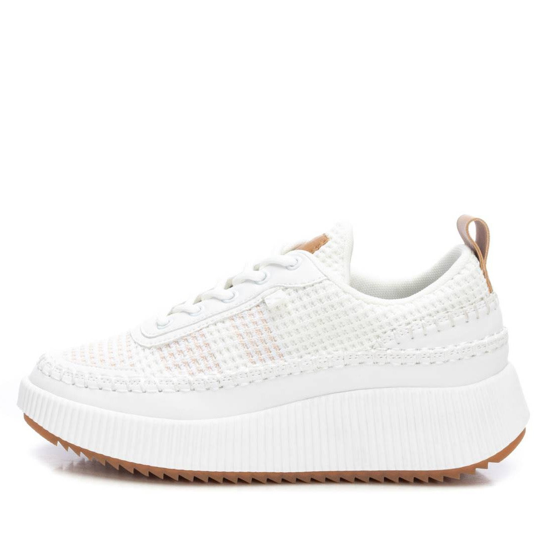 Trend-Sneaker aus Mesh in Weiß mit Plateau und Kontrastdetail