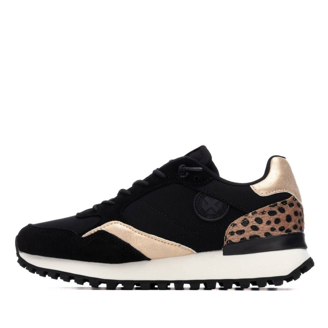Eleganter Sneaker in Schwarz mit goldfarbenem Detail und Leo-Fersenbesatz