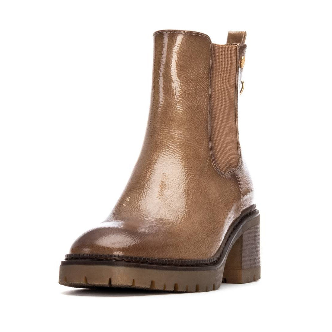 Beiger Chelsea Boot in Lackoptik mit Profilsohle & Stretch-Einsatz