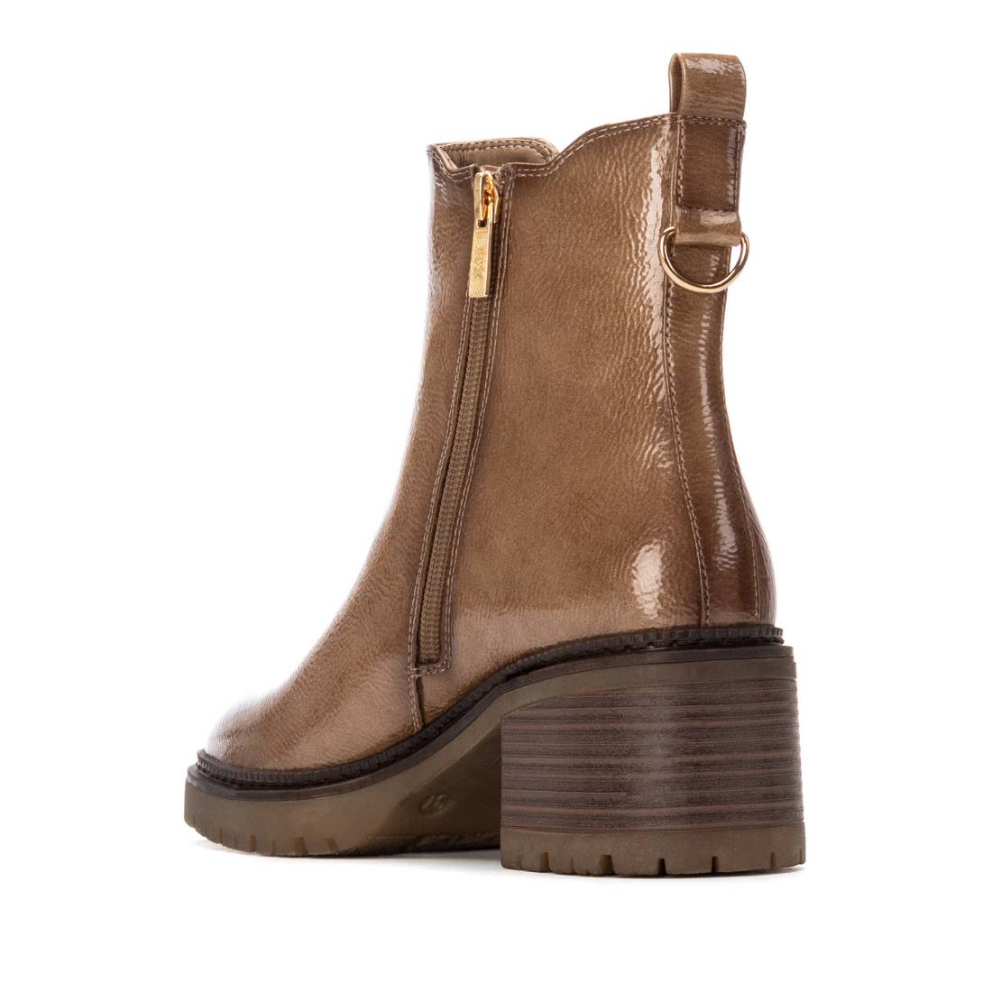Beiger Chelsea Boot in Lackoptik mit Profilsohle & Stretch-Einsatz