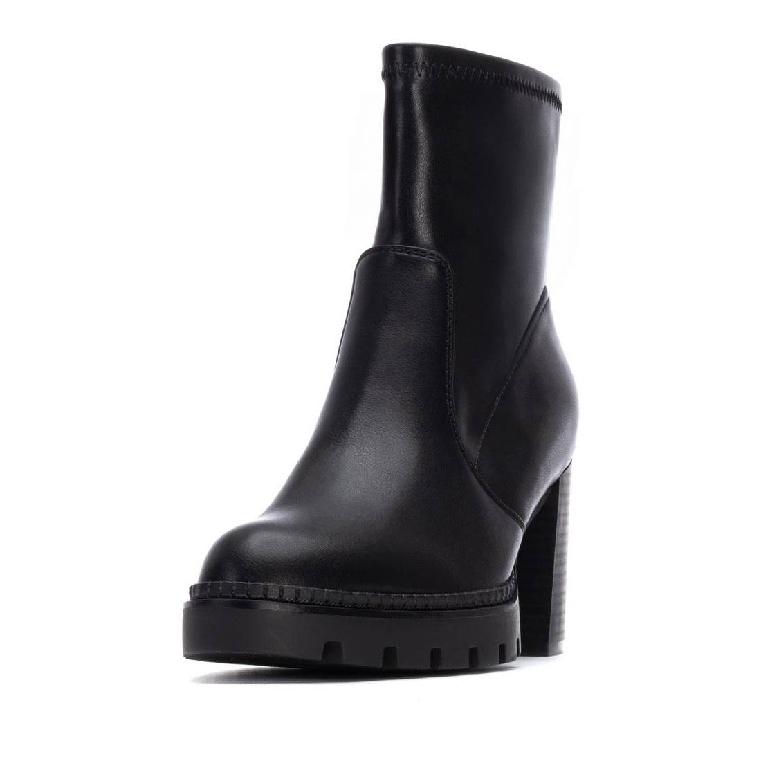 Stiefelette in Schwarz mit Stretchschaft und Blockabsatz