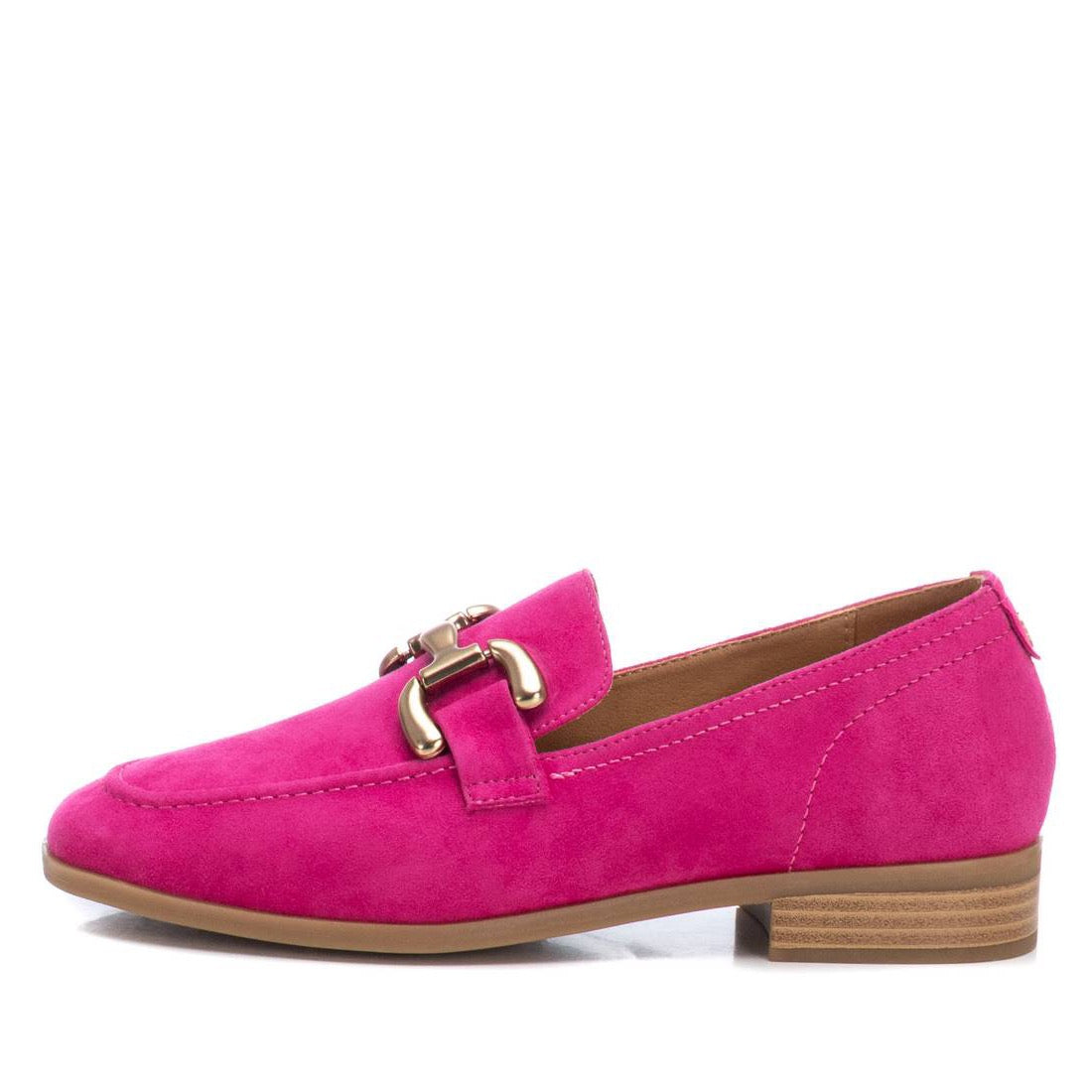 Eleganter Wildleder-Loafer in Pink mit goldfarbener Spange und flachem Absatz