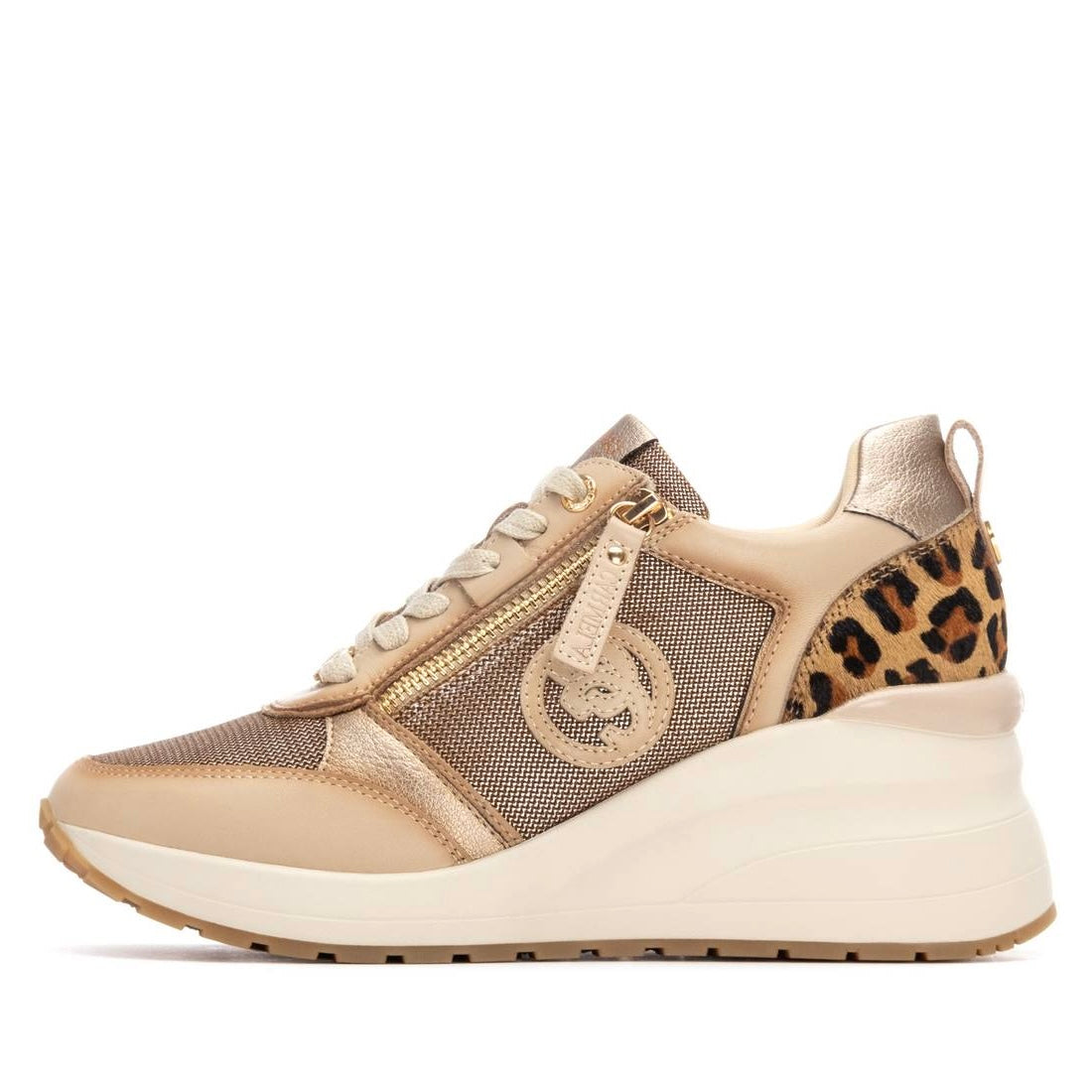 Trendiger Wedge-Sneaker in Beige mit Goldakzent und Leopard Print