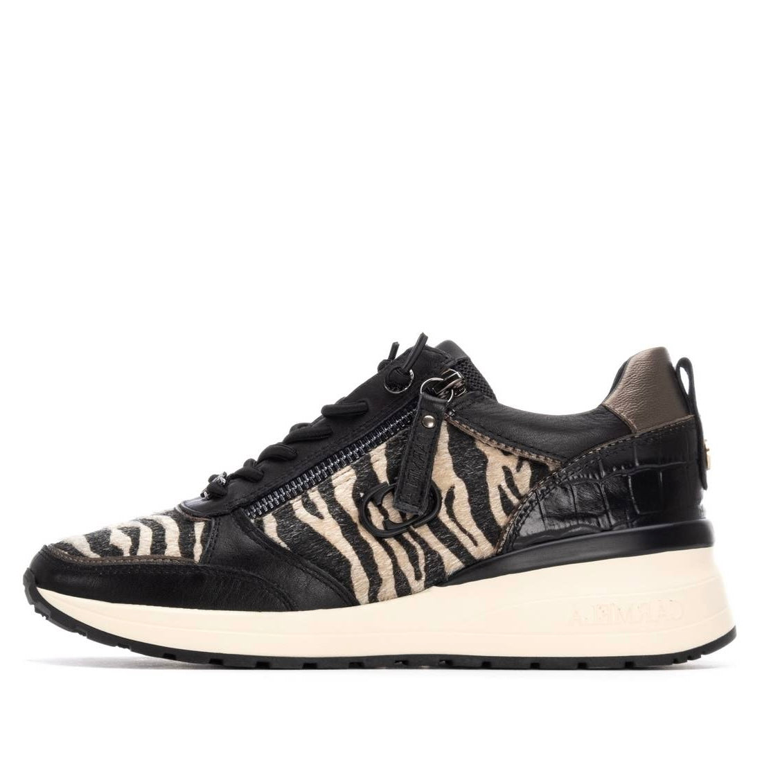 Leder-Sneaker mit Zebramuster und Keilsohle in Schwarz-Weiß