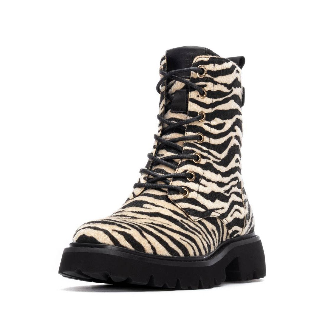 Schnürbootie in Zebra-Felloptik mit Profilsohle und goldenen Details