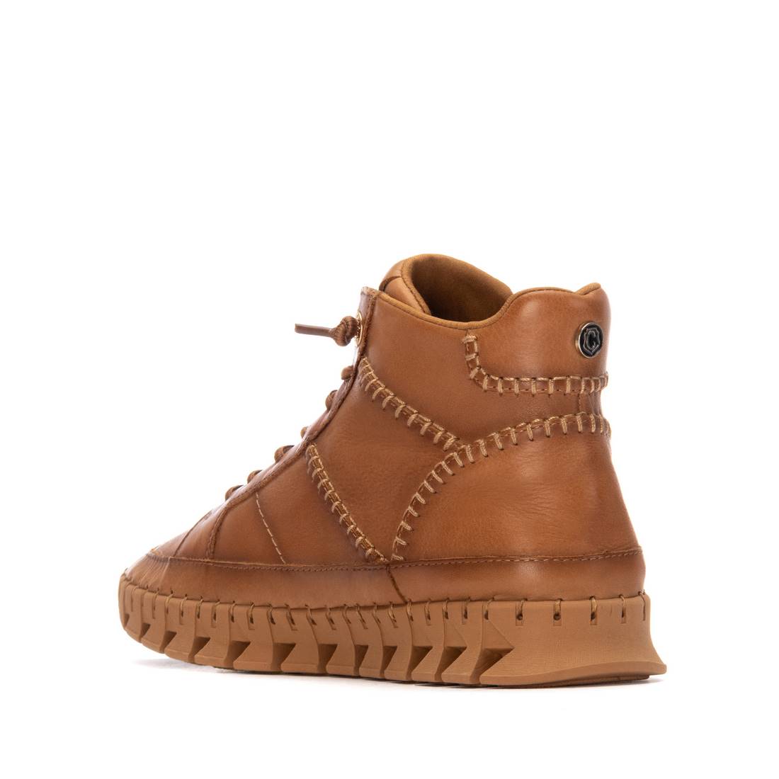 High-Top Sneaker in Camel mit Ziernähten und besonders flexibler Sohle