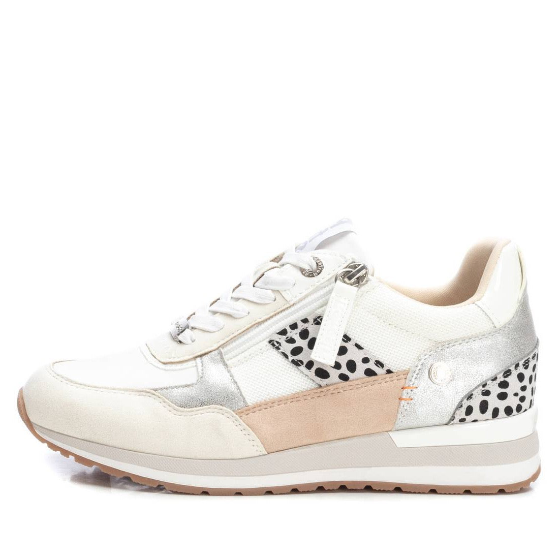 Weißer Low-Top Sneaker mit Reißverschluss & Chunky-Sohle – sportlich & stylisch