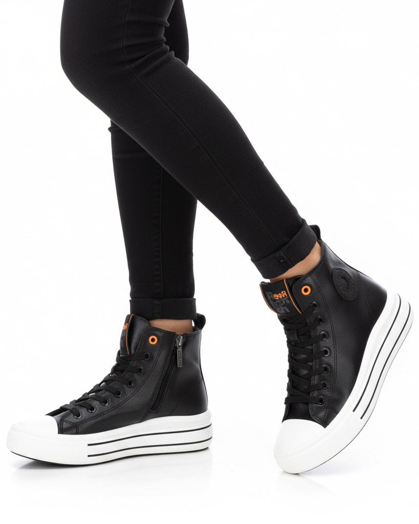 High-Top Sneaker in Schwarz mit weißer Plateau-Sohle & Reißverschluss