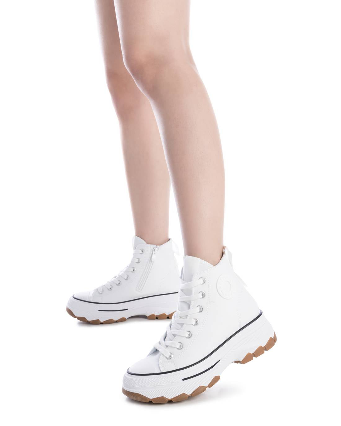 High-Top Sneaker in Weiß mit Plateausohle und Reißverschluss – Chunky Style