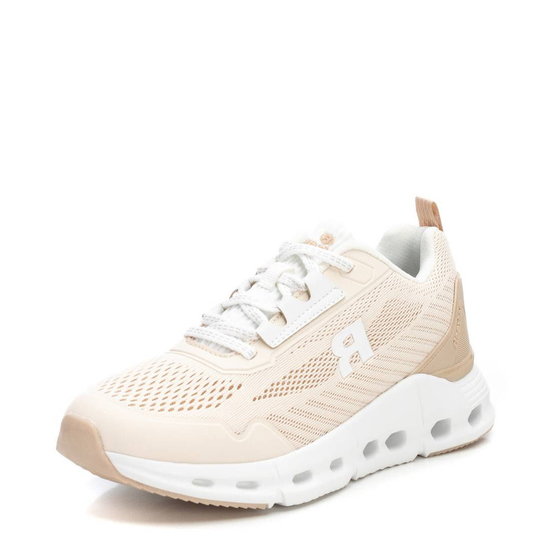 Sportlicher Sneaker mit Mesh-Einsätzen in Beige – sportlich & leicht