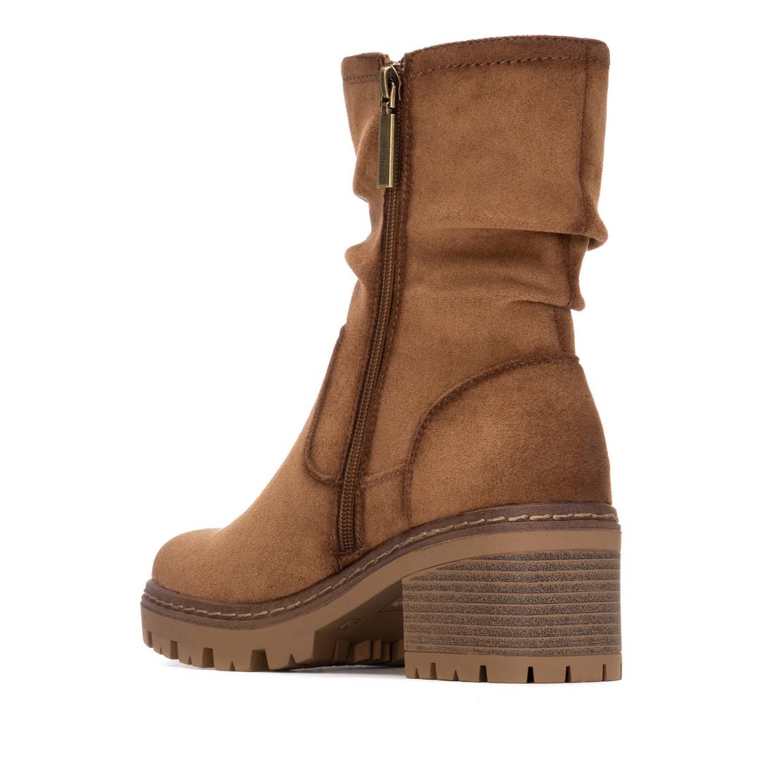 Trendiger Bootie in Camel mit Blockabsatz und weichem Wildleder-Look