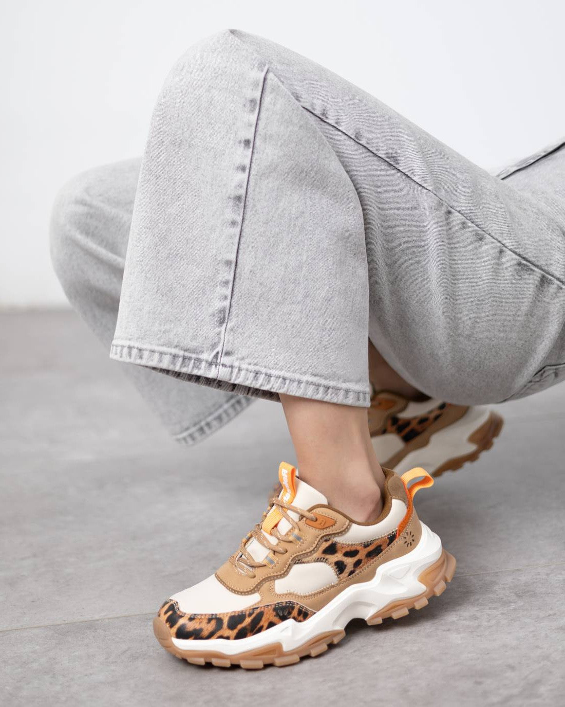 Chunky-Sneaker in Camel mit Leopardenmuster und sportlicher Profilsohle