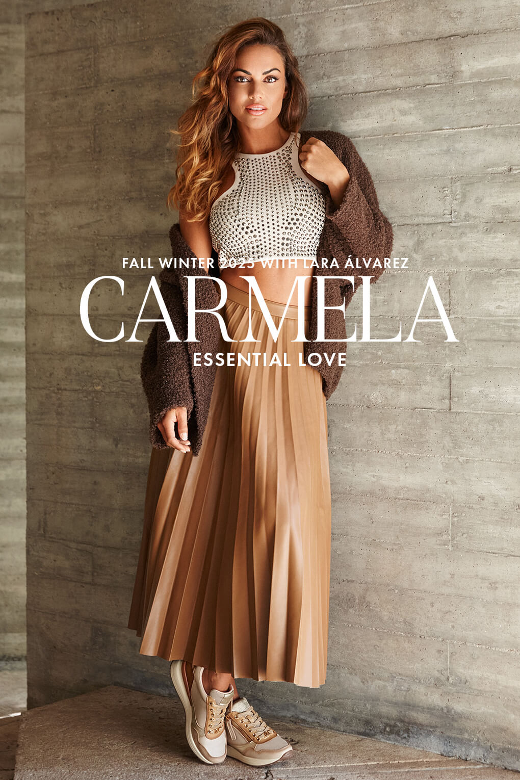 Leder-Sneaker in Beige mit Keilsohle & goldenen Highlights